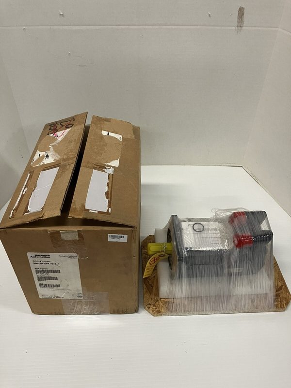 Серводвигатель Allen-Bradley MPL-B430P-RJ72AA