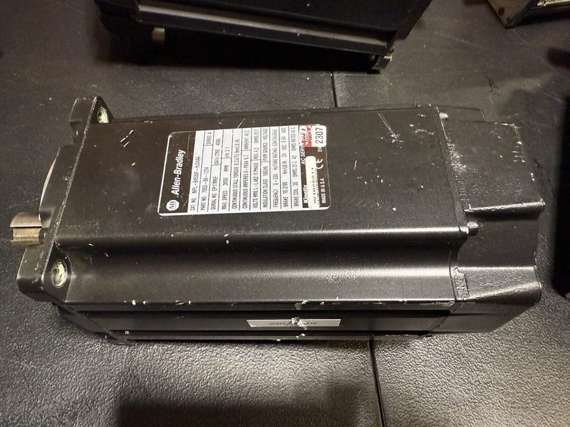 Серводвигатель Allen-Bradley MPL-B4530F-HJ24AA