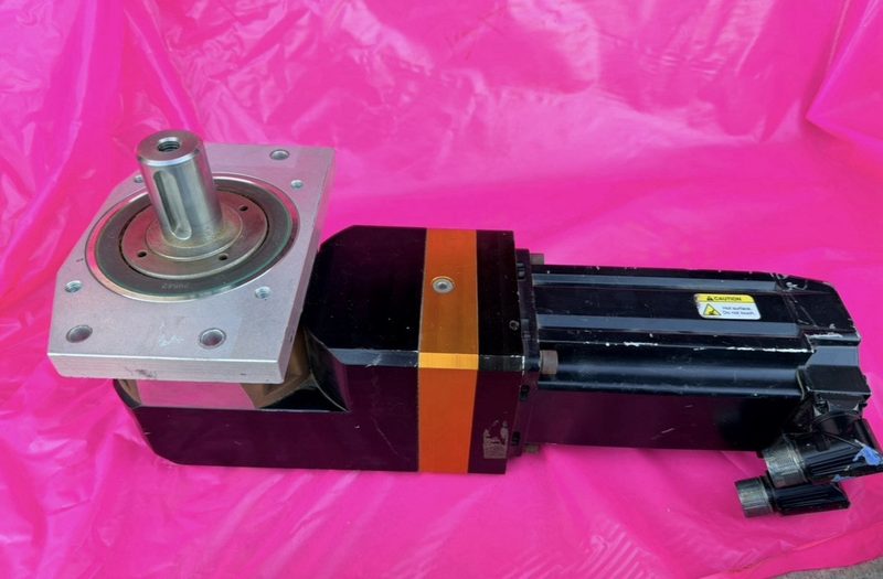 Серводвигатель Allen-Bradley MPM-B1153F-MJ72AA