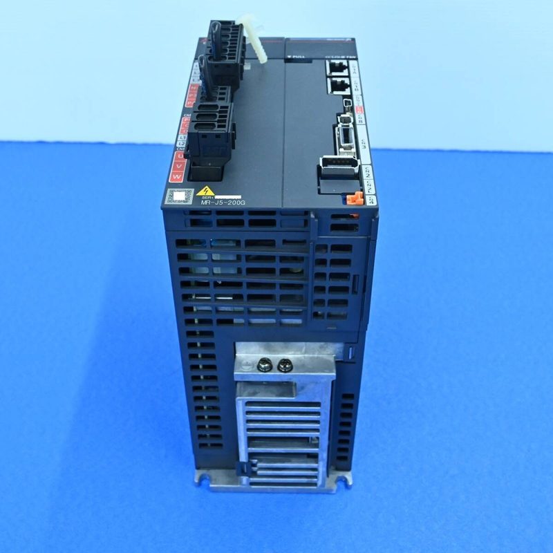 Сервопривод Mitsubishi MR-J5-200G