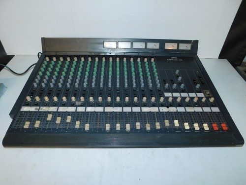 Микшерный пульт MR1642