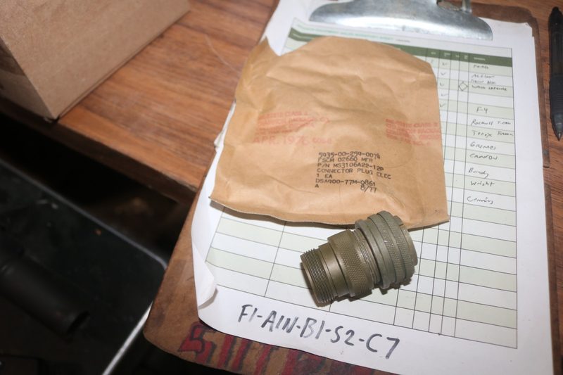 Разъём Amphenol MS3106A22-12P
