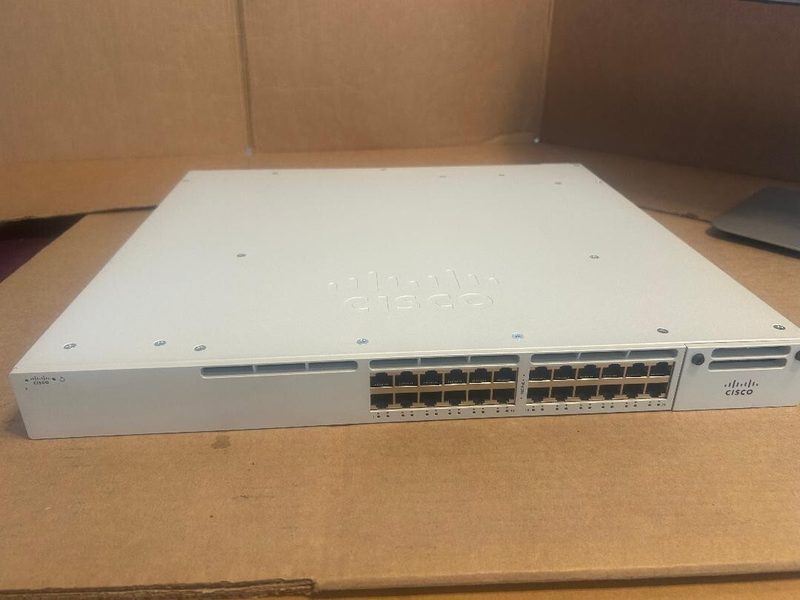 Коммутатор Cisco MS390-24P-HW