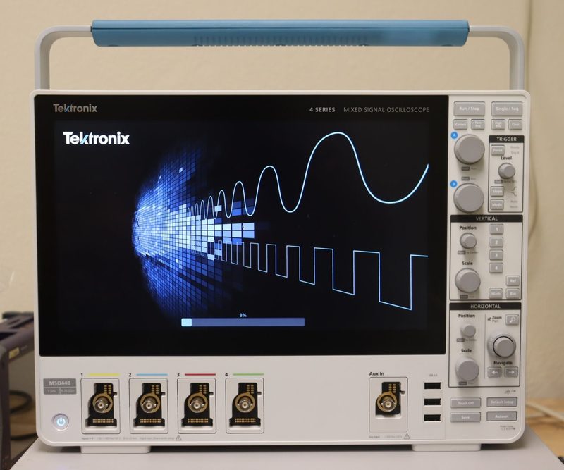 Осциллограф Tektronix MSO44B