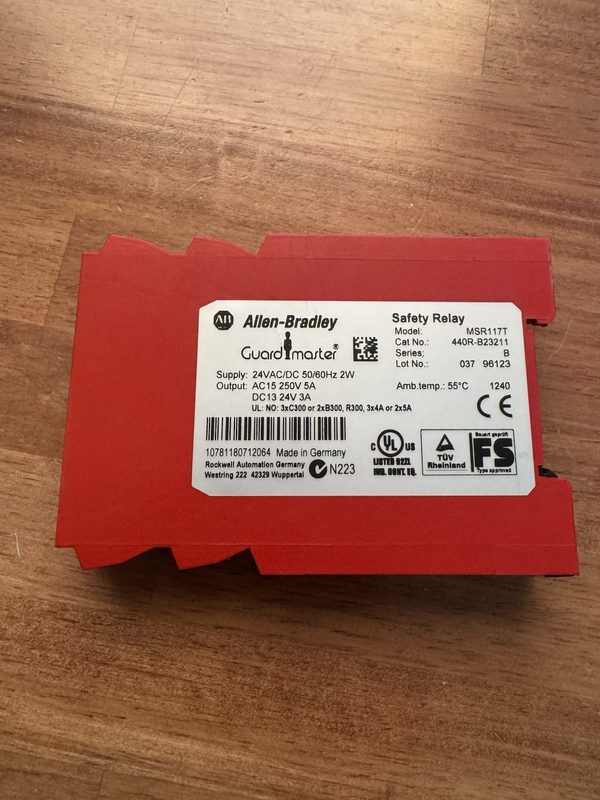 Реле безопасности Allen-Bradley MSR117T