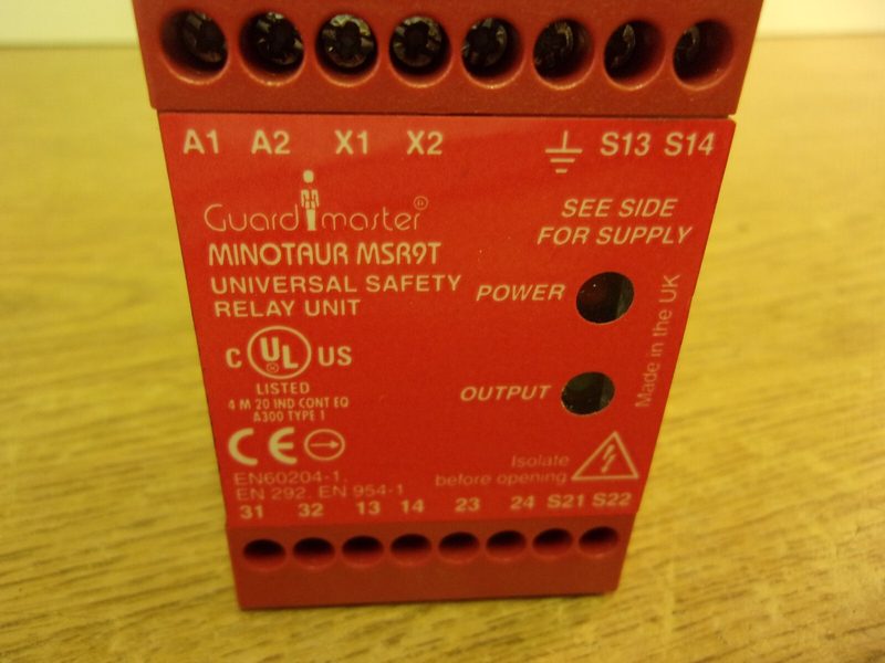 Реле безопасности Allen-Bradley MSR9T