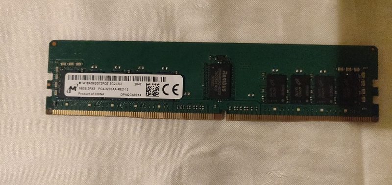 Модуль памяти Micron MTA18ASF2G72PDZ-3G2J3