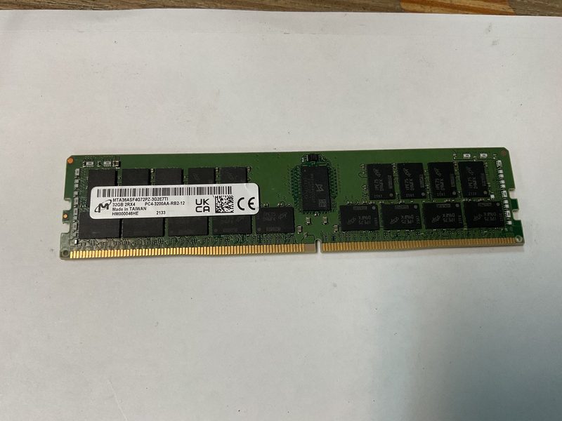 Модуль памяти Micron MTA18ASF4G72PDZ-3G2E1