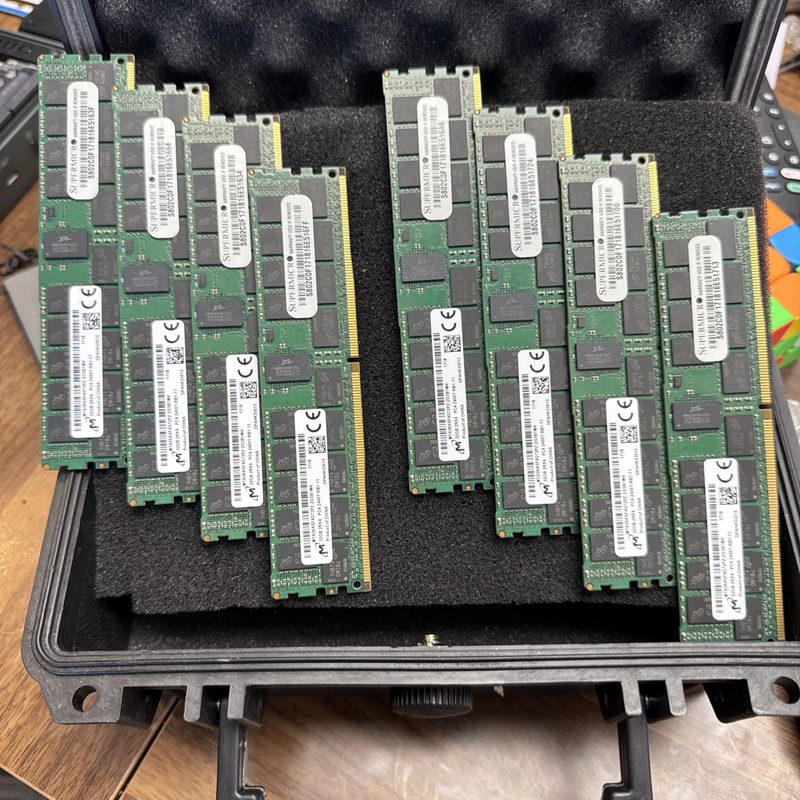 Модуль памяти Micron MTA36ASF4G72PZ-2G3B1MK