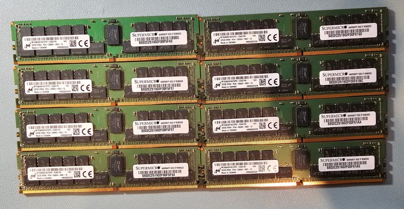 Модуль памяти Micron MTA36ASF4G72PZ-2G6E1SI