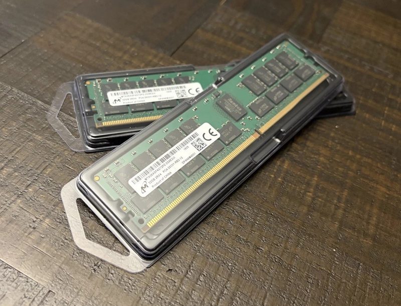Модуль памяти Micron MTA36ASF4G72PZ-2G9E2
