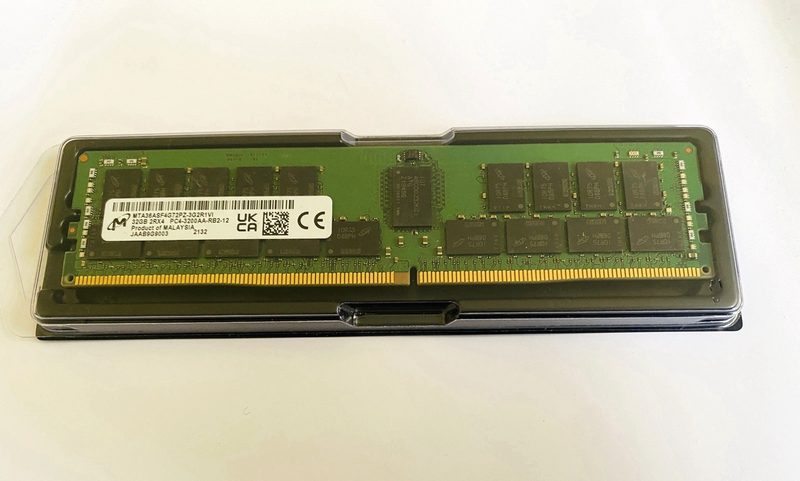 Модуль памяти Micron MTA36ASF4G72PZ-3G2