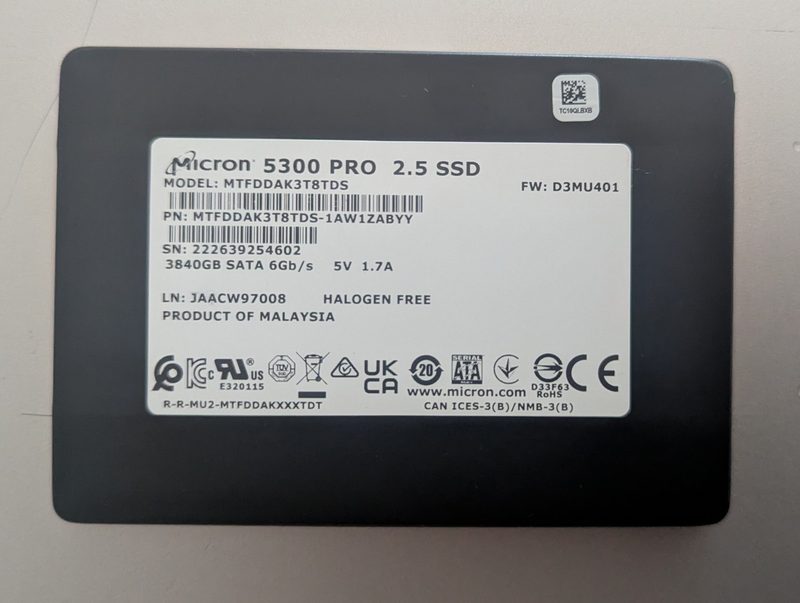 SSD-накопитель Micron MTFDDAK3T8TDS-1AW1ZABYY