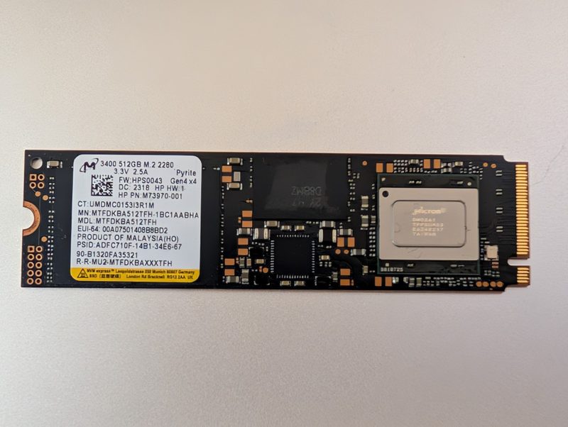 SSD-накопитель Micron MTFDKBA512TFH-1BC1AABHA