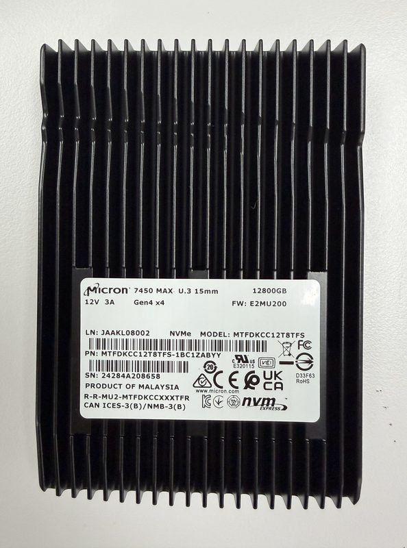 SSD-накопитель Micron MTFDKCC12T8TFS-1BC1ZABYY