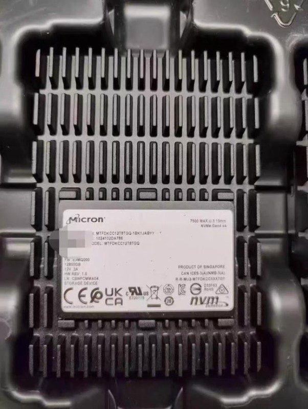SSD-накопитель Micron MTFDKCC12T8TGQ-1BK1JABYY