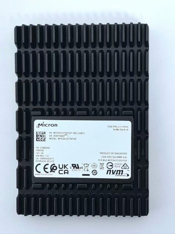 SSD-накопитель Micron MTFDKCC7T6TGP-1BK1JABYY