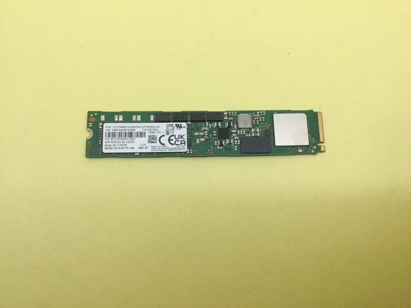 SSD-накопитель Samsung MZ-1LB3T80