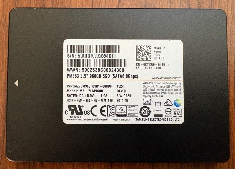 SSD-накопитель Samsung MZ-7LM9600