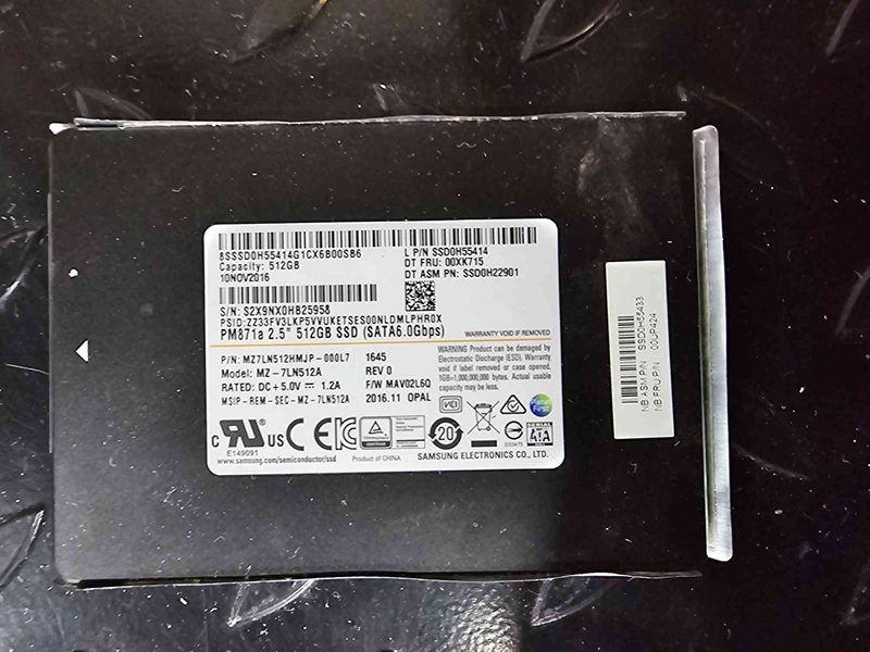 SSD-накопитель Samsung MZ-7LN512A