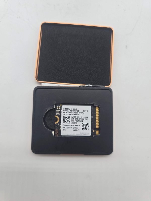 SSD-накопитель Samsung MZ-9LQ512B