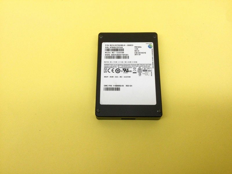 SSD-накопитель Samsung MZ-ILS3T8N