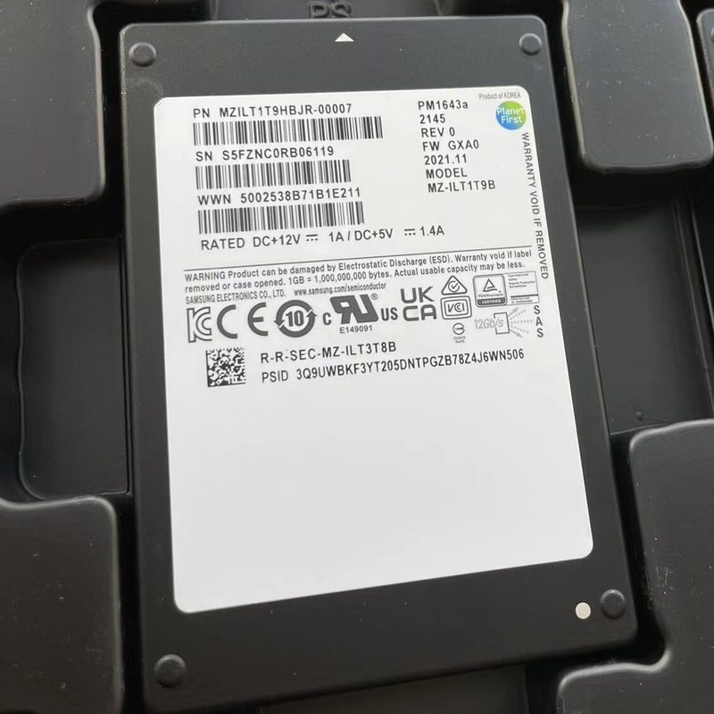 SSD-накопитель Samsung MZ-ILT1T9B