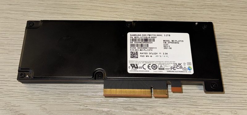 SSD-накопитель Samsung MZ-PLJ3T20