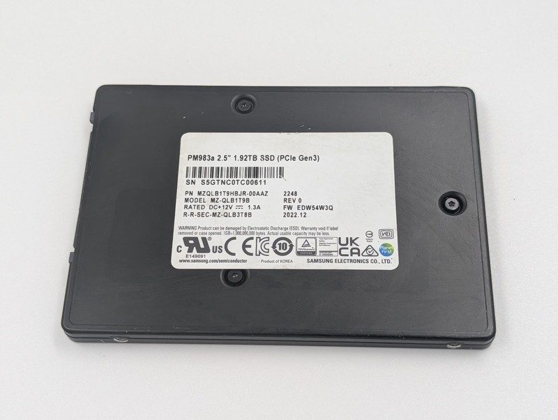 SSD-накопитель Samsung MZ-QLB1T9B