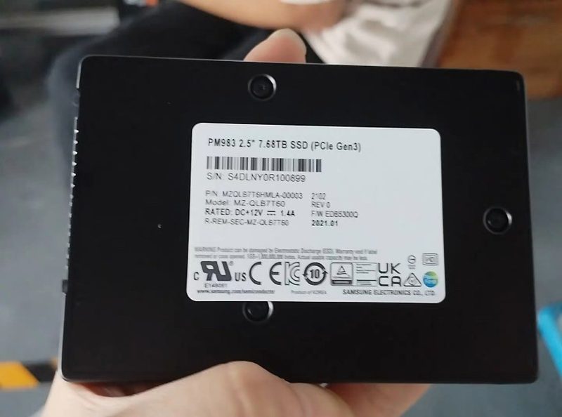 SSD-накопитель Samsung MZ-QLB7T60