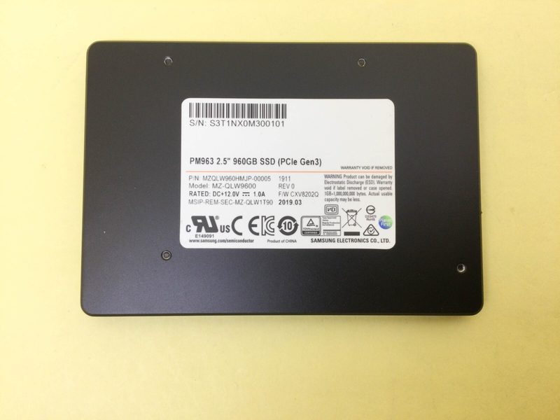 SSD-накопитель Samsung MZ-QLW9600