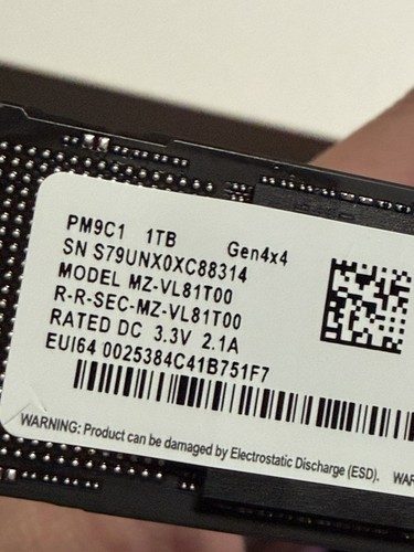 SSD-накопитель Samsung MZ-VL81T00
