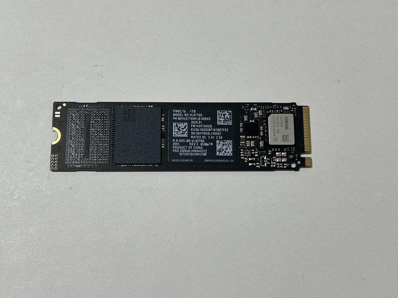 SSD-накопитель Samsung MZ-VL81T0D