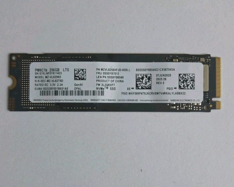 SSD-накопитель Samsung MZ-VL82560