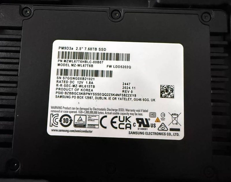 SSD-накопитель Samsung MZ-WL67T6B