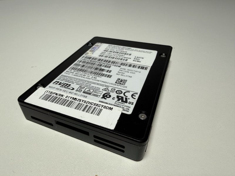 SSD-накопитель Samsung MZ-WLL3T8B
