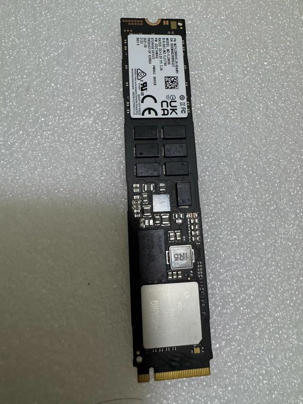 SSD-накопитель Samsung MZ1L2960HCJR-00A07/00AMV