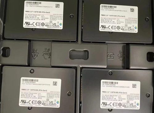 SSD-накопитель Samsung MZ7L31T9HBLT-00B7C