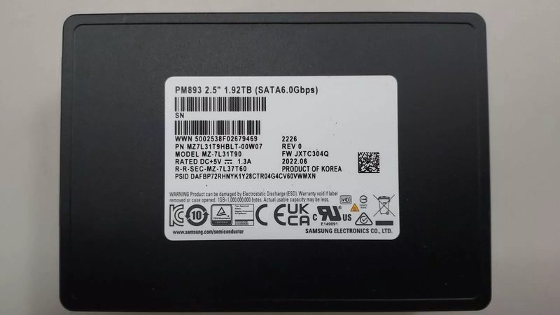 SSD-накопитель Samsung MZ7L31T9HBLT-00W07