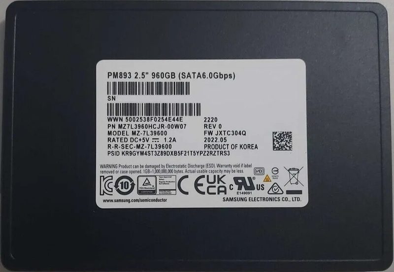 SSD-накопитель Samsung MZ7L3960HCJR-00W07