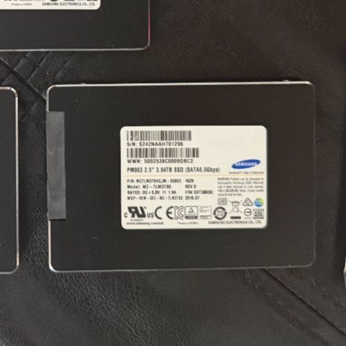 SSD-накопитель Samsung MZ7LM3T8HCJM