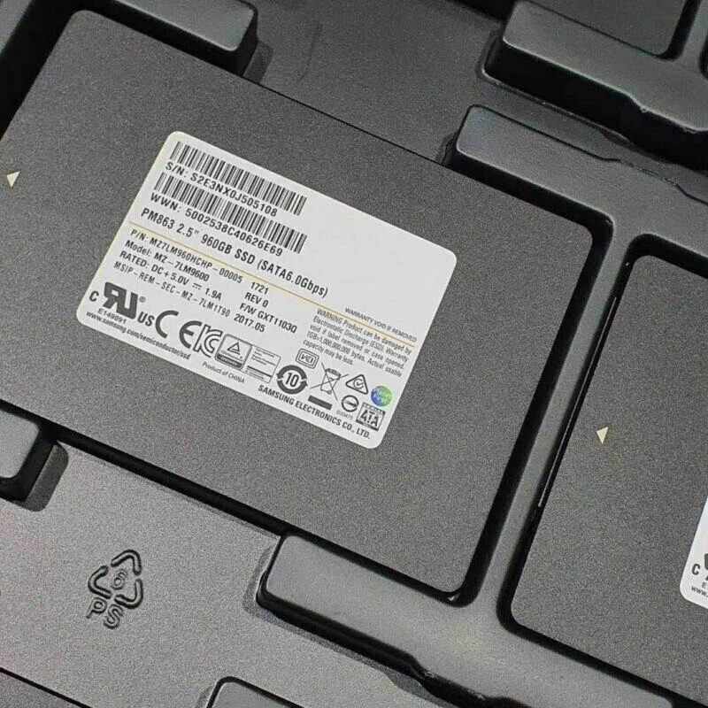 SSD-накопитель Samsung MZ7LM960HCHP-00005