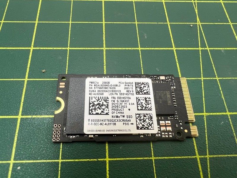 SSD-накопитель Samsung MZAL8256HDJD-00BL2