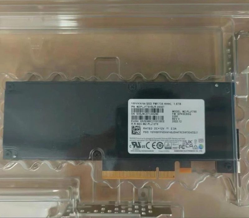 SSD-накопитель Samsung MZPLJ1T6HBJR-00007