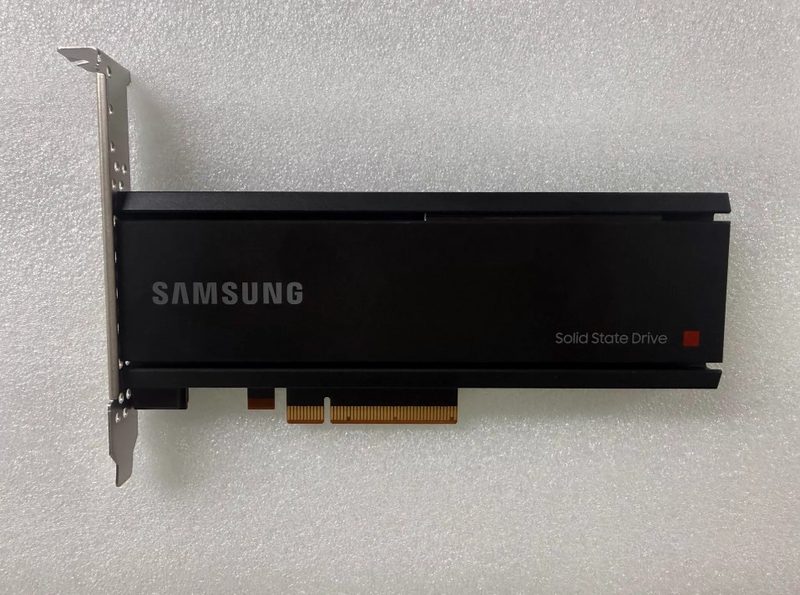 SSD-накопитель Samsung MZPLJ3T2HBJR-00007