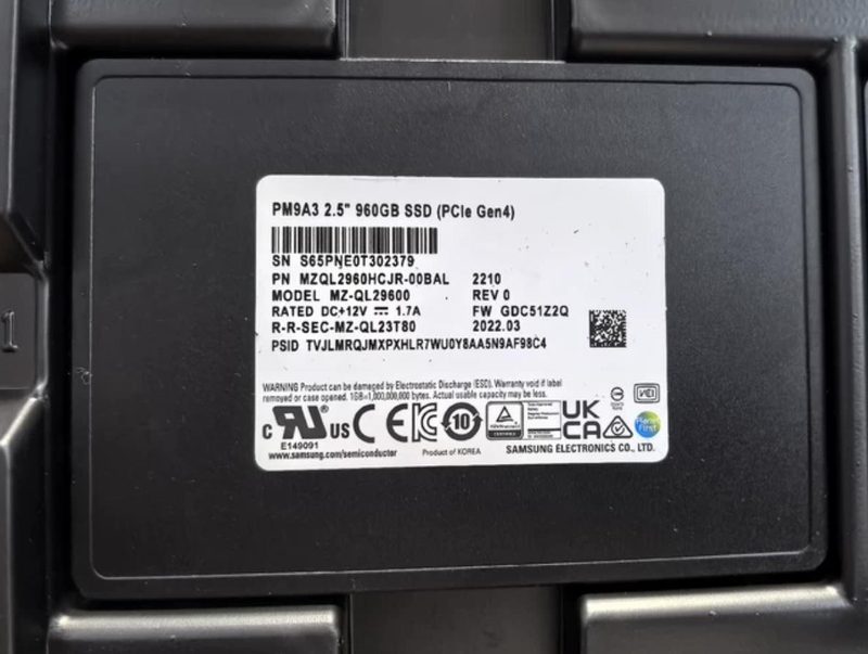 SSD-накопитель Samsung MZQL2960HCJR-00B7C