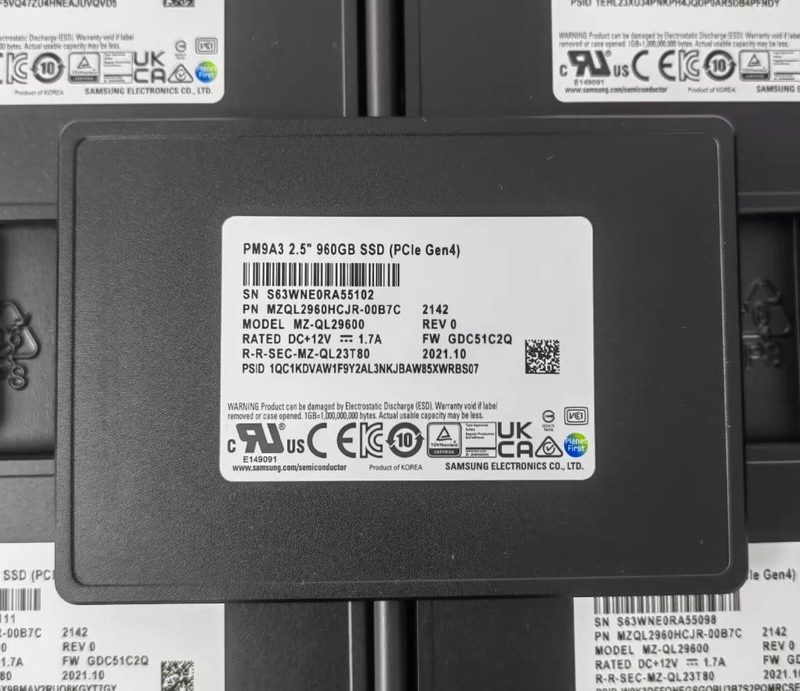 SSD-накопитель Samsung MZQL2960HCJR-00BAL/00A07