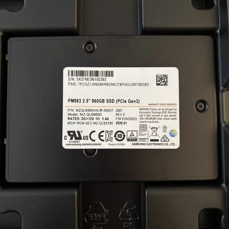 SSD-накопитель Samsung MZQLB960HAJR-00007