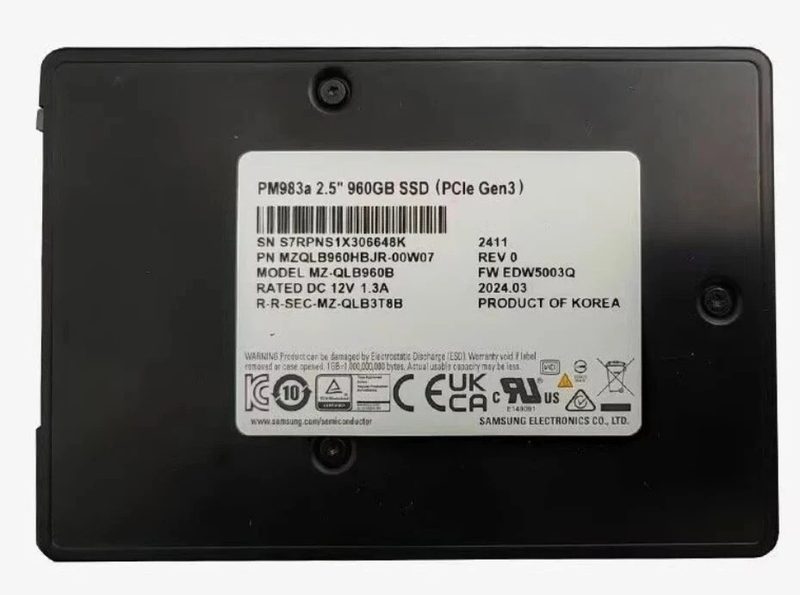 SSD-накопитель Samsung MZQLB960HBJR-00W07