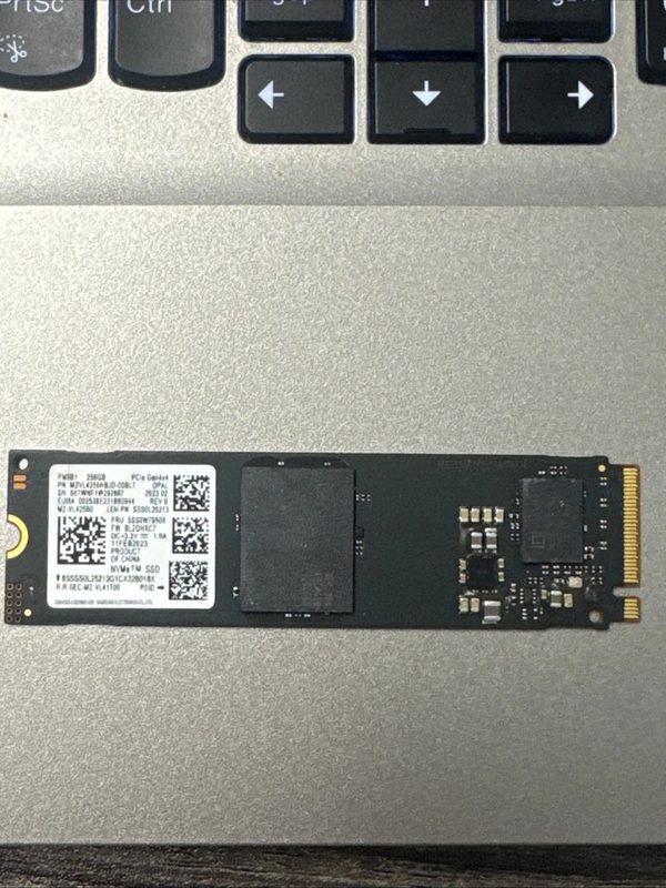 SSD-накопитель Samsung MZVL4256HBJD-00BL7